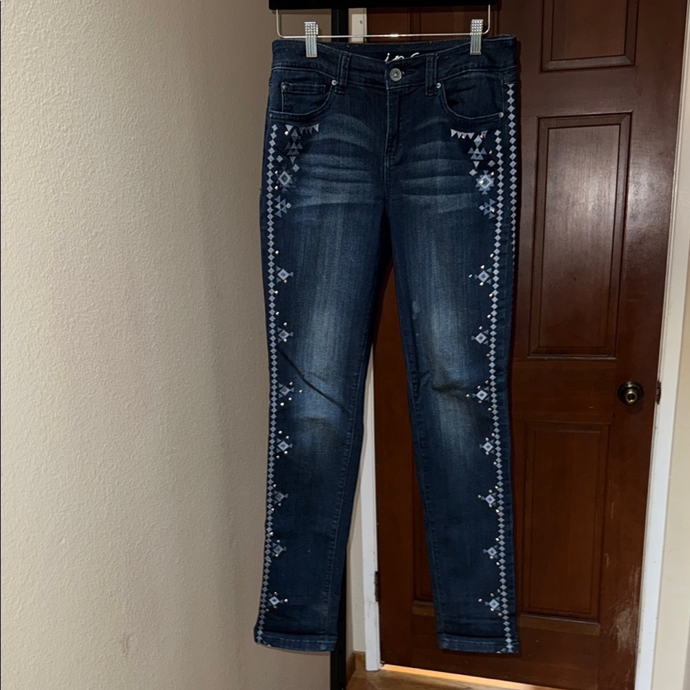 INC Boyfriend Regular Fit Jeans Distressed Western Embroidered and Studs Size 6